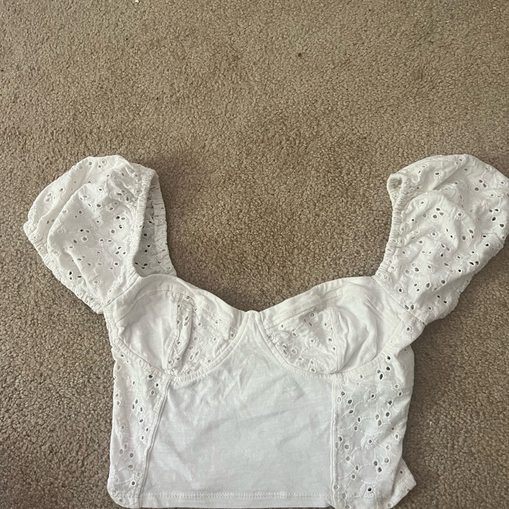 NWOT Billabong Eyelet Blouse with Puff Sleeves